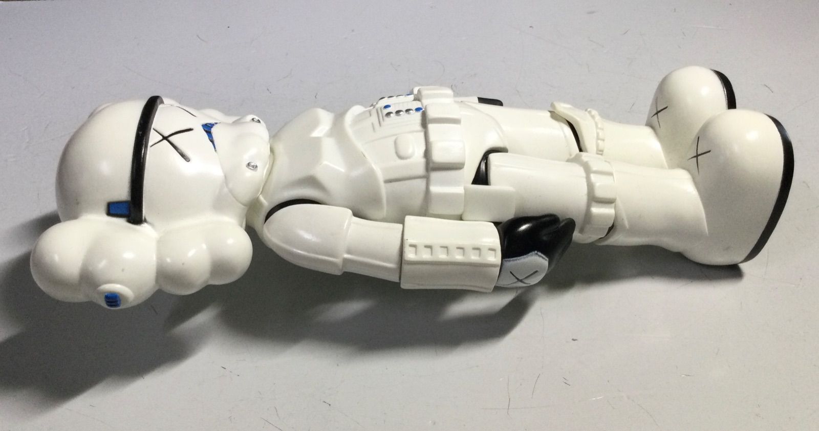 KAWS X STARWARS ストームトゥルーパー フィギュア 現状渡し