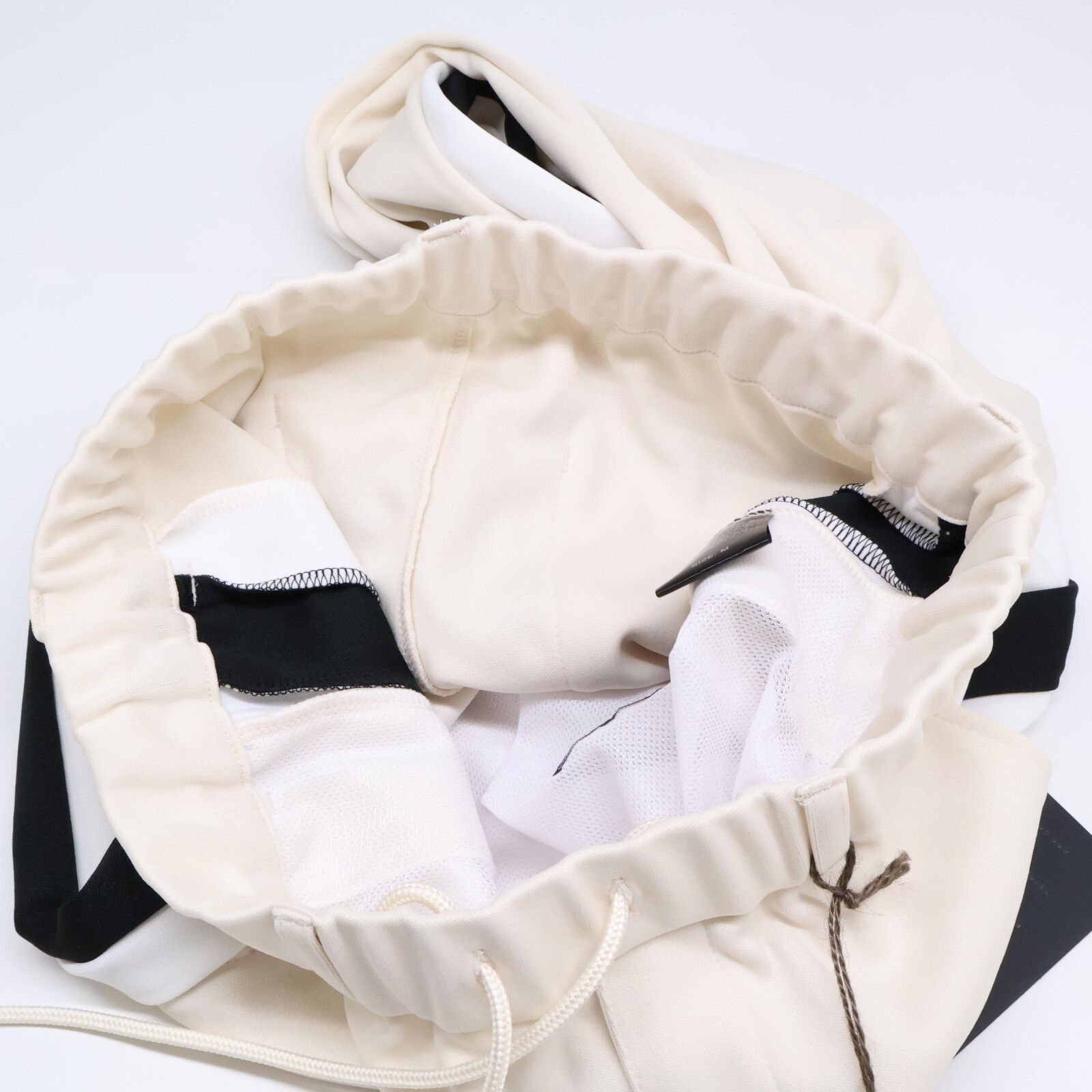 ×ACANTHUS Track