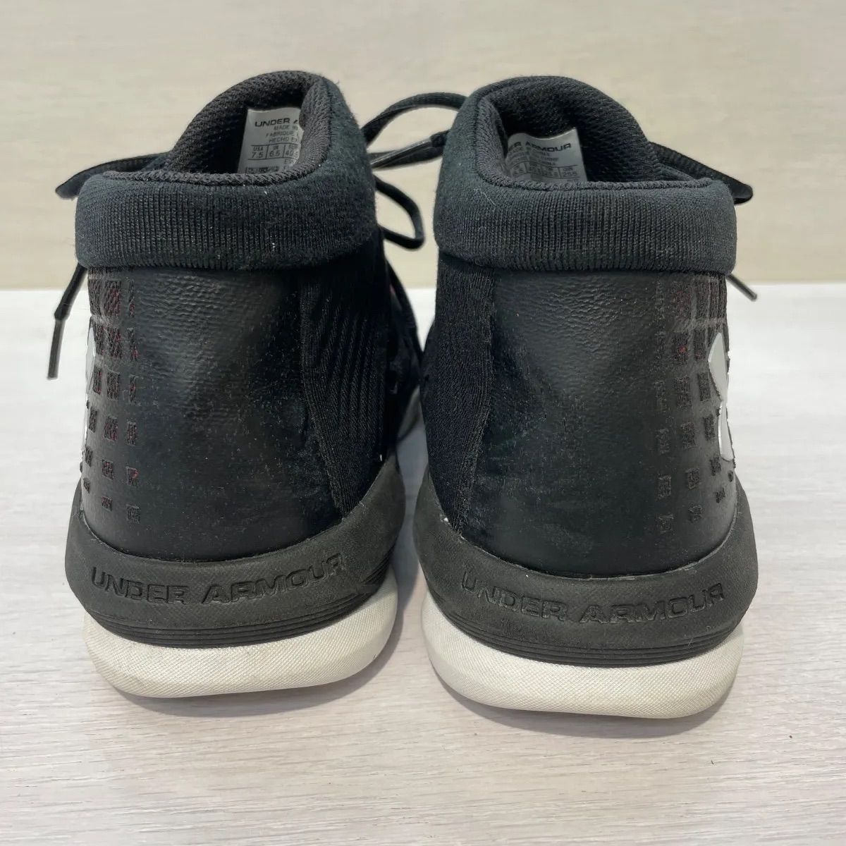 【ほぼ新品】26cm Under Armour バスケットボールシューズ 赤黒 UNDER ARMOUR アンダーアーマー UA バスケットボールシューズ