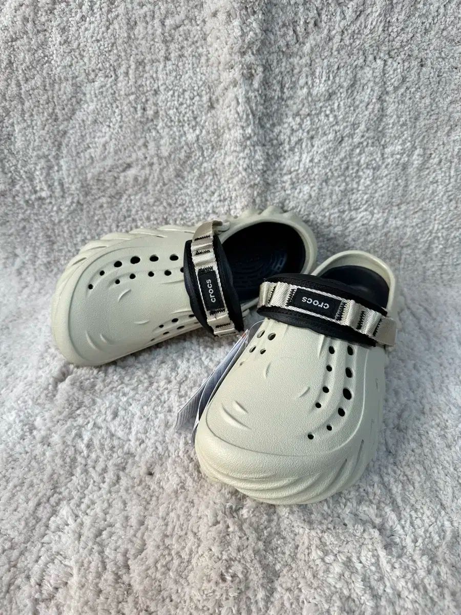【雷市場（ポンジャン）商品韓国直送】 M7 ／ W9 crocs(クロックス) Ecco(エコー) klogg(クロッグ) ボーン 黒 260 サイズ