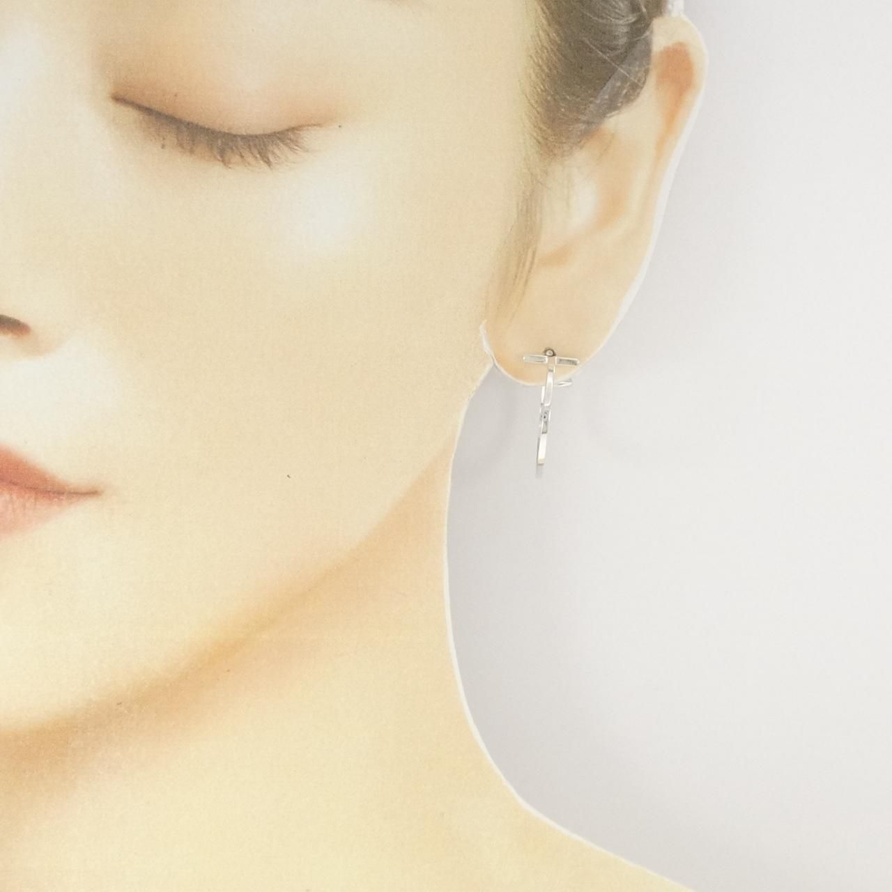 ティファニー Tワイヤー フープ ミディアム ピアス Tiffany T