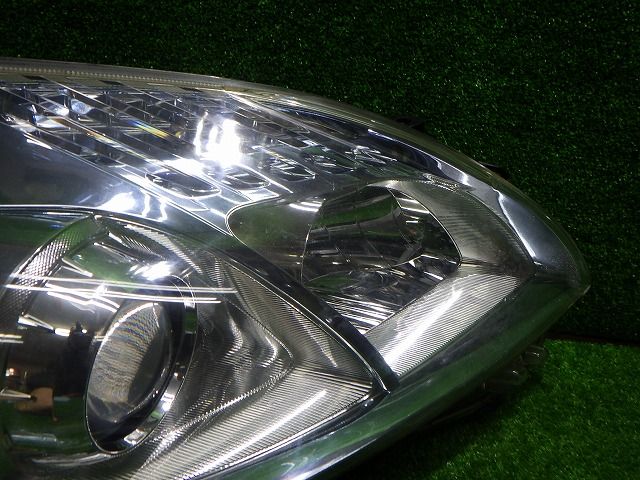 30系 プリウス ヘッドライト 左右 ハロゲン ZVW30 前期 工場 47-29 ホ