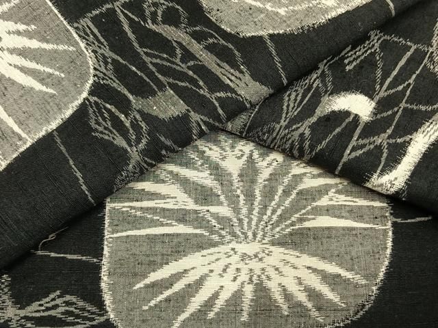 平和屋着物▽小千谷紬 単衣 色紙風景文 黒地 証紙付き 正絹 逸品