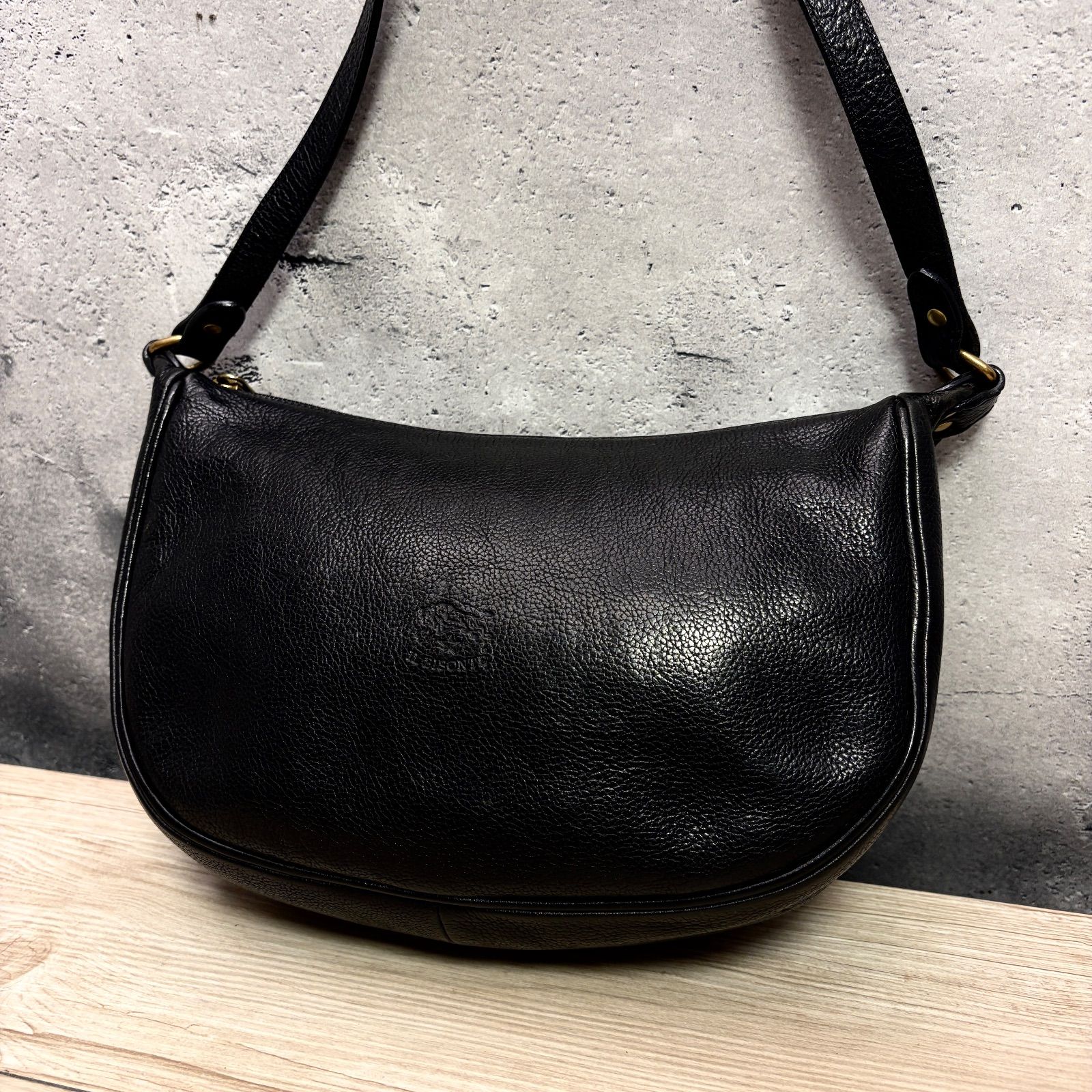 イルビゾンテ　三日月ショルダーバッグ セージグリーン 美品 イルビゾンテ 三日月ショルダーバッグ セージグリーン 美品