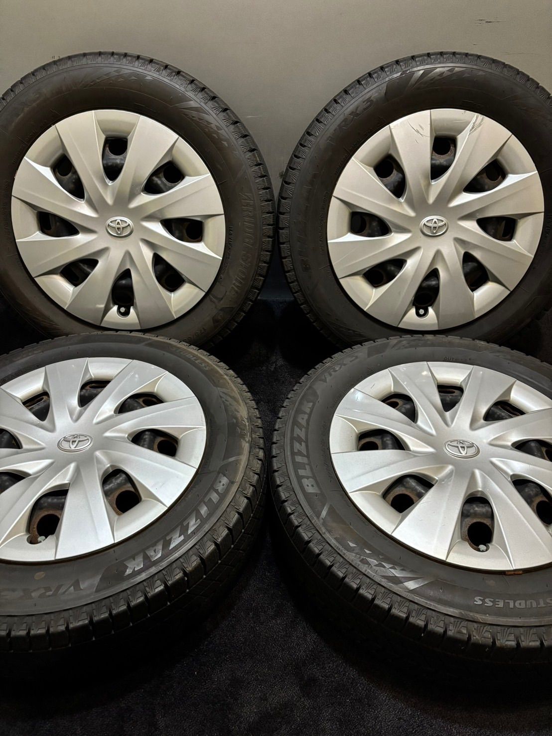 175 65R15 BRIDGESTONE VRX3 22年製 トヨタ 純正 スチール 15インチ 5J 39 100 4H スタッドレス 4本 トヨタ ヤリス 南3-K186