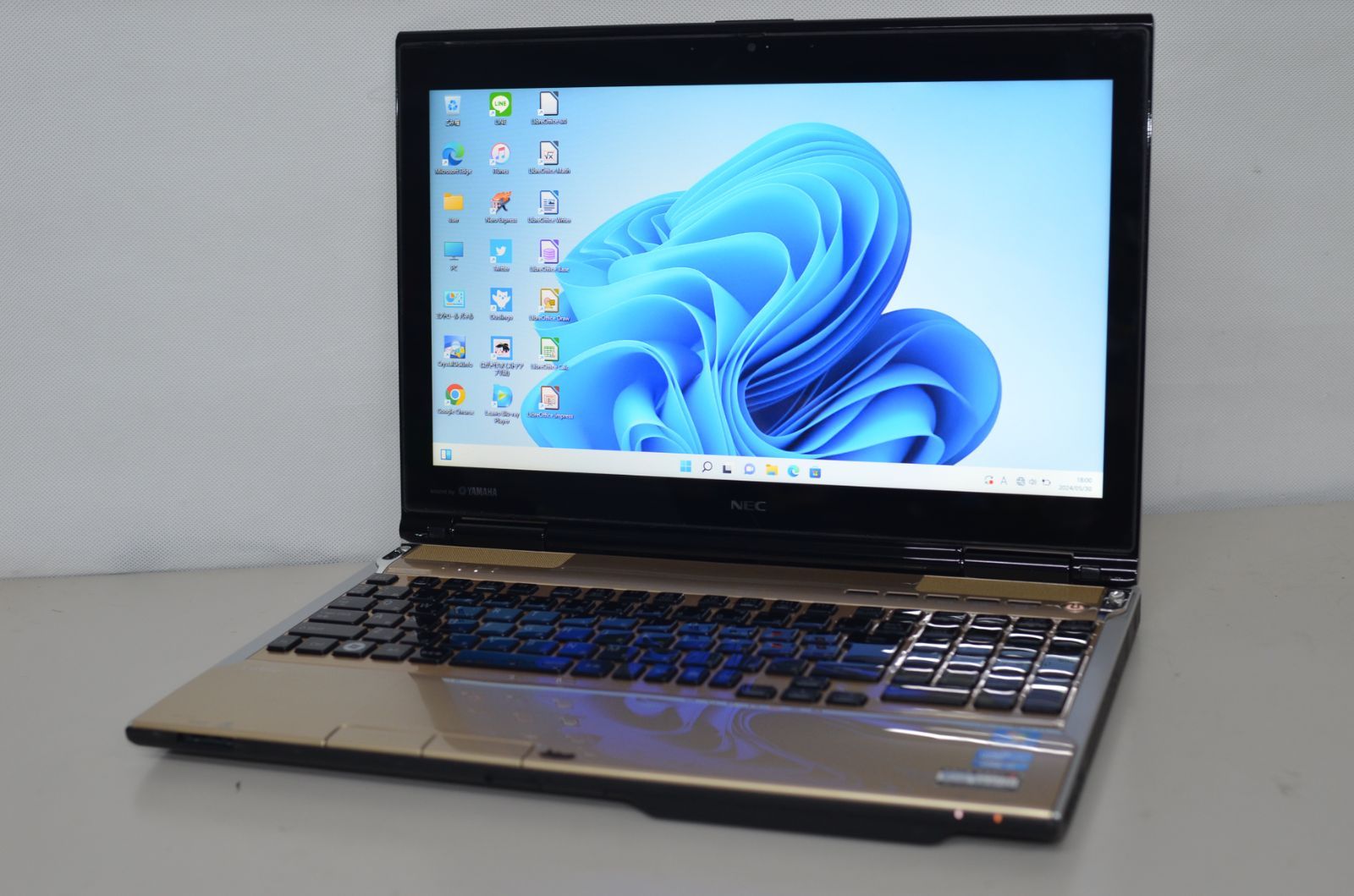 最新Windows11+office 新品爆速SSD512GB NEC LL750/R 第4世代i7/メモリー8GB/15.6インチ/無線/タッチパネル/HDMI/ブルーレイ/便利なソフト 最新Windows11+office 新品爆速SSD512GB NEC LL750/R 第4世代i7