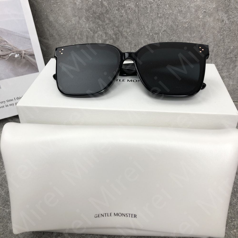 美品 GENTLE MONSTER サングラス Col.01 箱付き Amazon | (ジェントルモンスター) GENTLE MONSTER HER 01