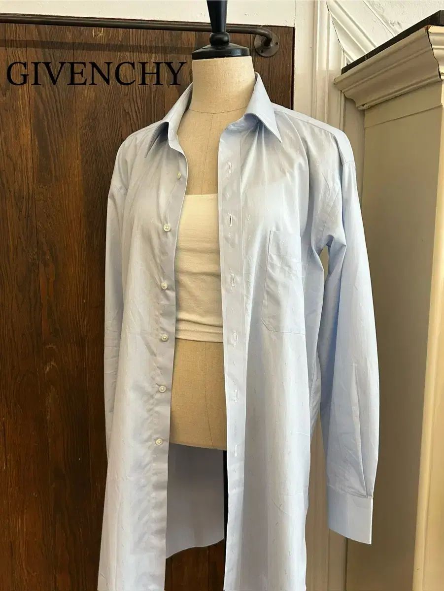 Givenchy ジバンシィ 水色 ロゴパターン シャツ