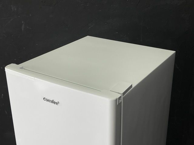 ノンフロン冷凍庫 comfee コンフィー RCU140WH1JP ホワイト 1ドア 135L 製 C 094082 23095 WWW_KANDAIZUMI_COM