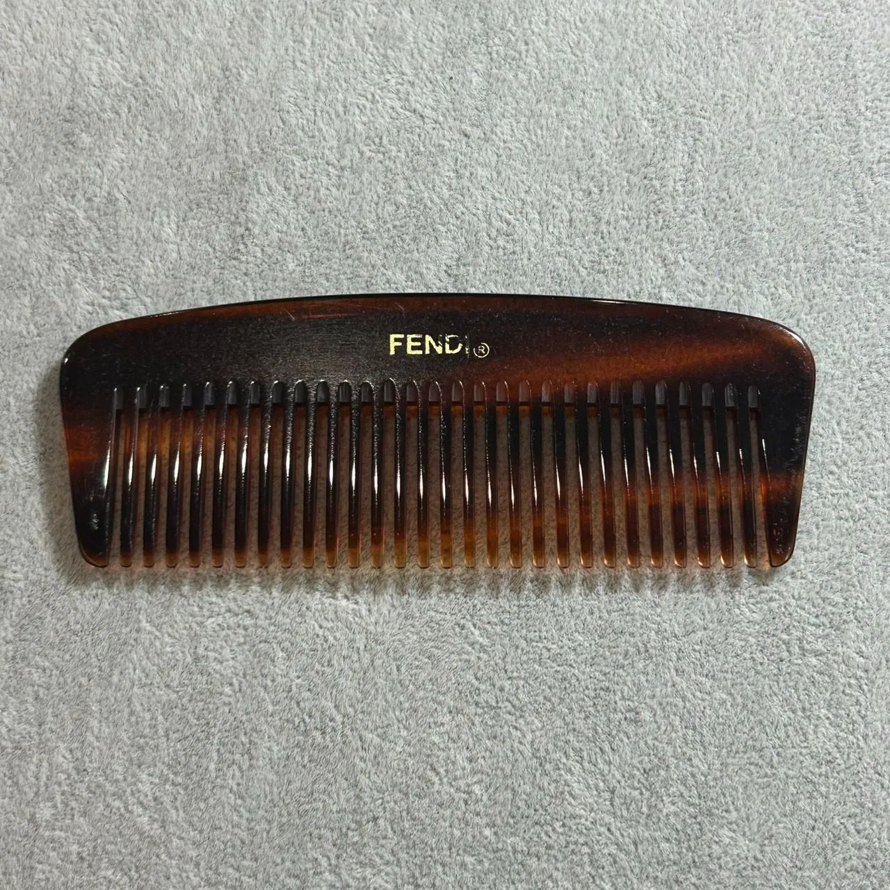 2025年最新】Fendi ヘアブラシ・コームの人気アイテム - メルカリ