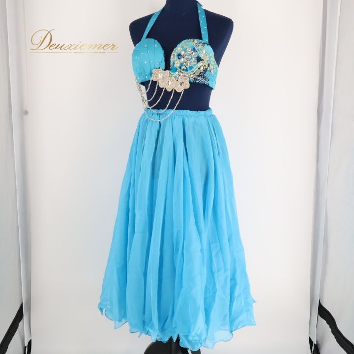 ベリーダンス オリエンタル 衣装 上下セット ブルー系 水色 シルバー系 花柄 ラインストーン ビーズ レース ベロア 発表会 舞台 イベント フリル 豪華 セットアップ ダンスウェア エスニック衣装 フェスティバル おしゃれ かわいい