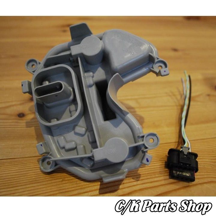 テールランプソケット 左 社外品 コネクター付 Jeep BUレネゲード 15-18年 テールライト 基板 バルブソケット