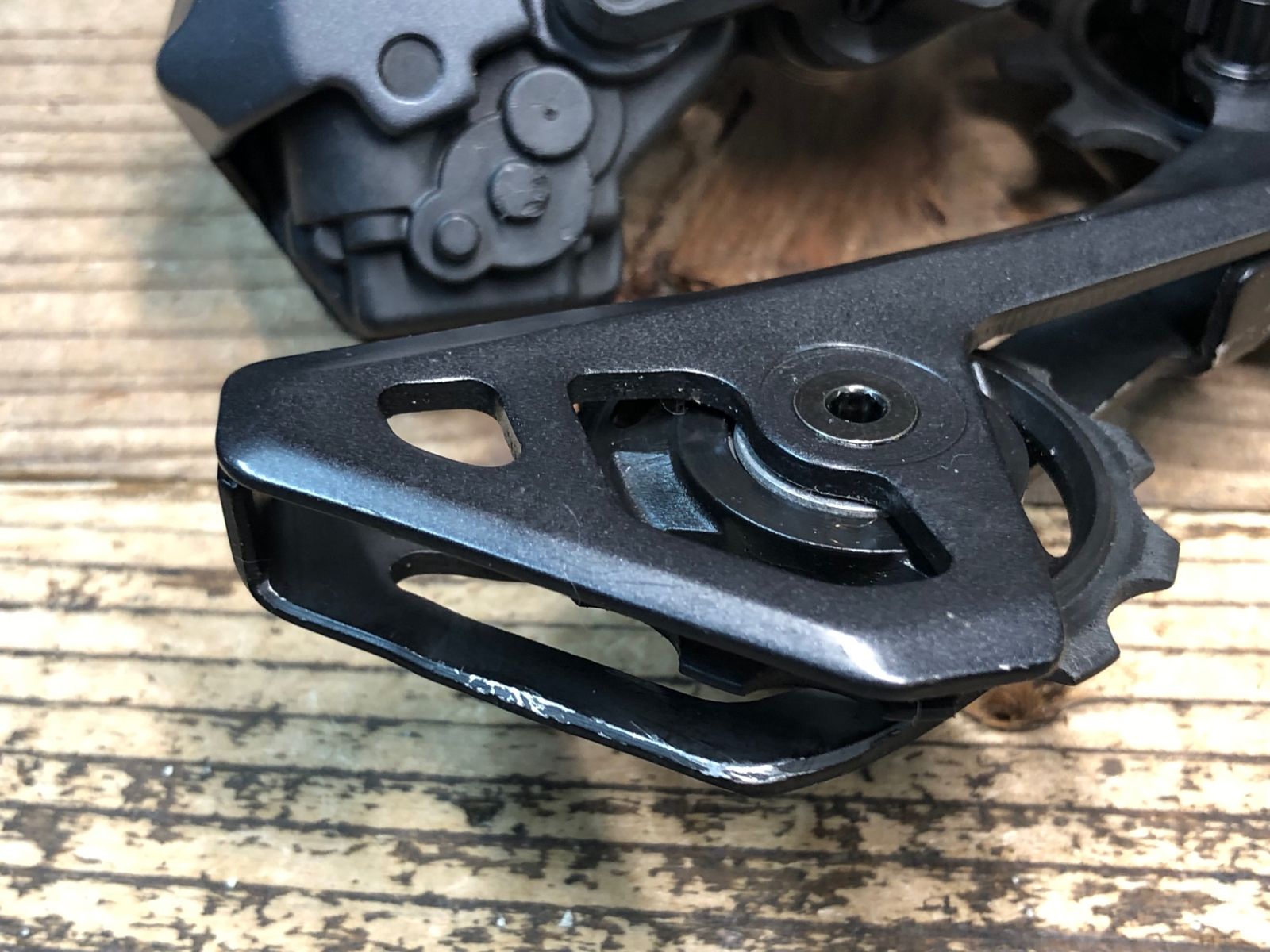 シマノアルテグラ　8050 リアディレイラー Amazon.co.jp: シマノ Ultegra Di2 RD-R8050-SS リア