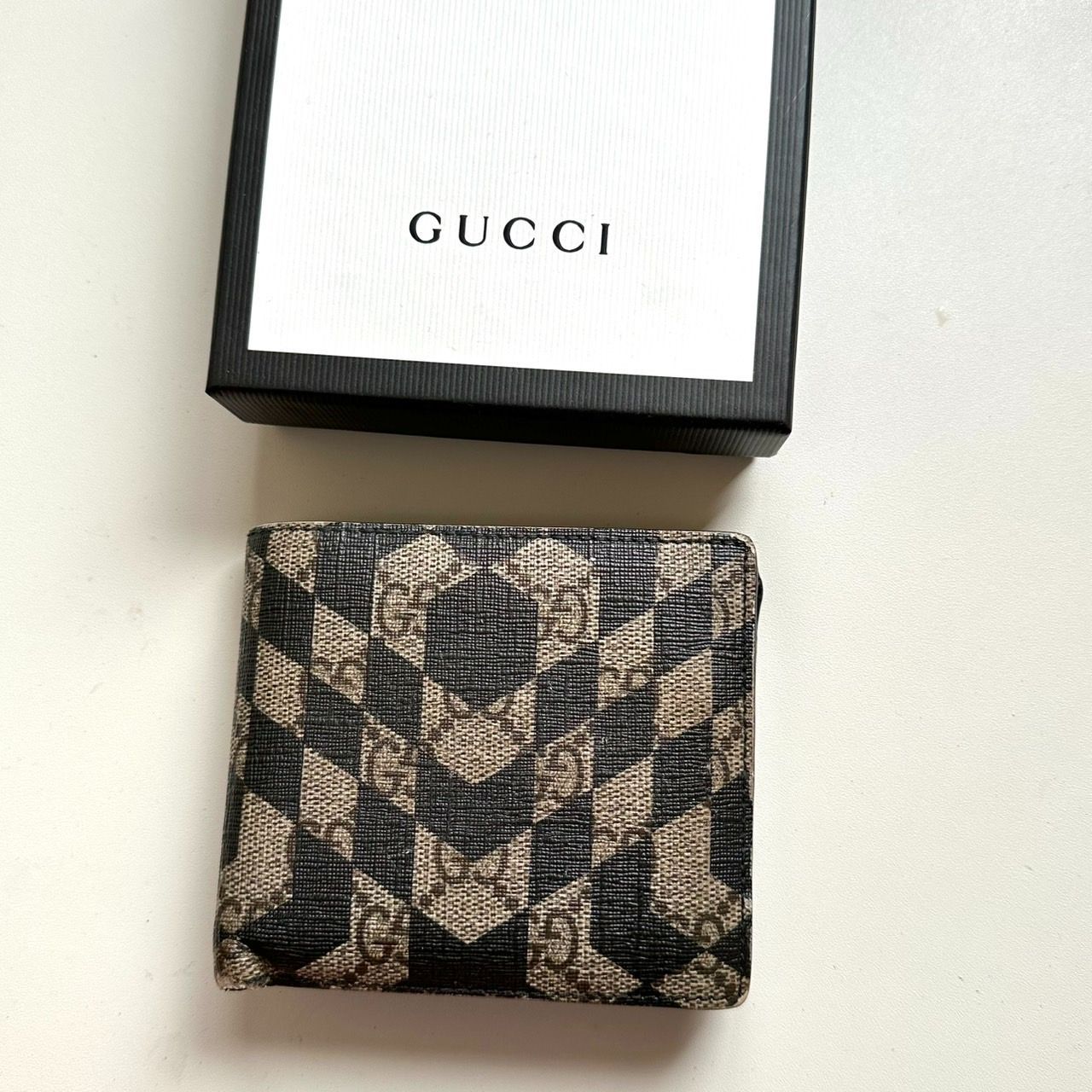 グッチ　GUCCI 二つ折り財布　GGカレイド