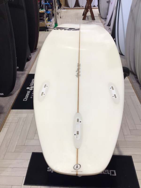 お得，HOT (SUMMER SALE)中古サーフボード【BYRNE】DINO5'10 1/2