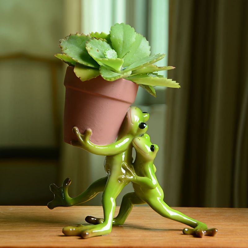 鉢植え 植木鉢 プランター プラントポット フラワーポット ガーデニング 樹脂 屋内 室内 インテリア 玄関 鉢植えを運んでいるカエル かえる