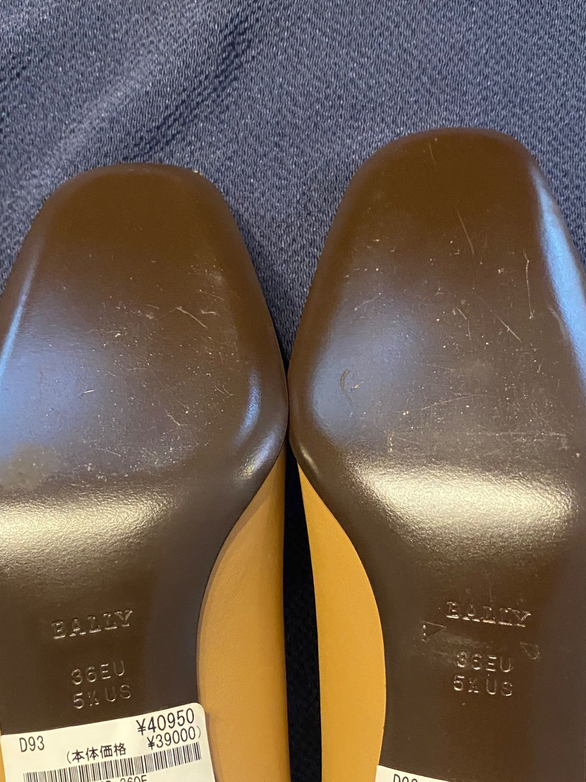 スクエアトウパンプス