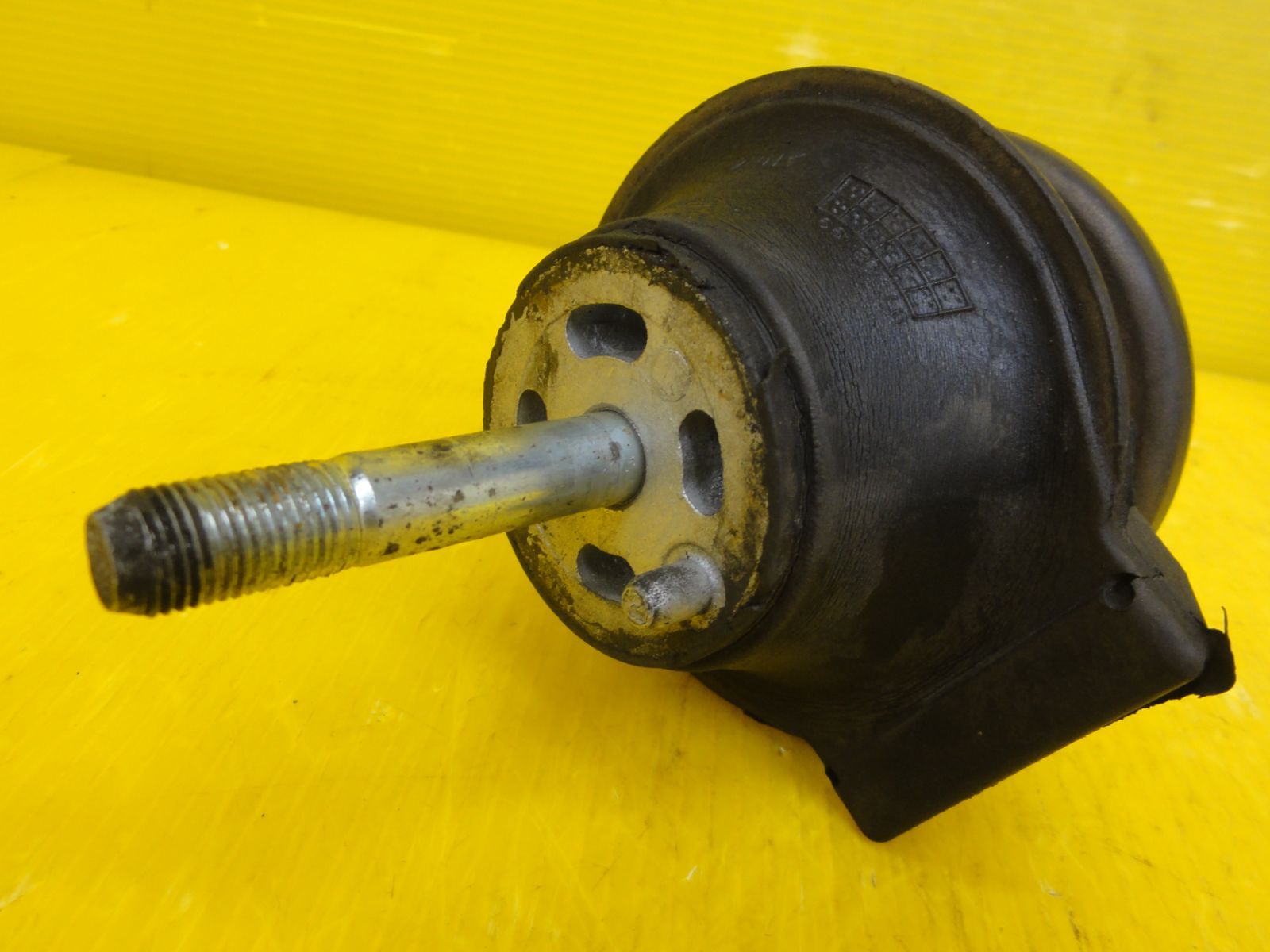 平成13年車 トヨタ JCG10 プログレ エンジンマウント 2個セット 純正 F30668