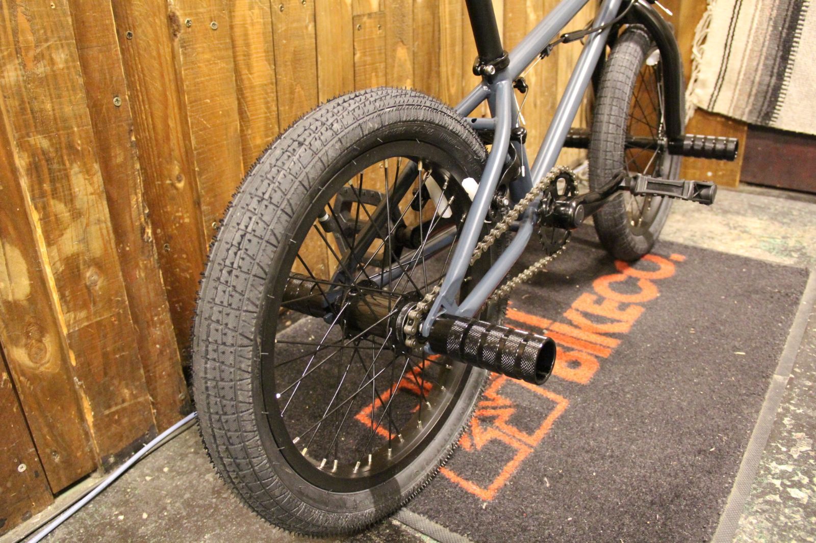 自転車 BMX KIDS 16インチ キッズ 子供自転車 TNB PLUG - 16 FAT TIRE