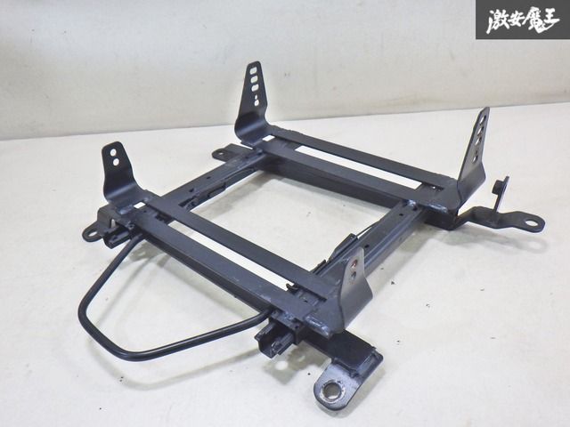 BRIDE ブリッド CJ4A ミラージュフルバケ サイド止め用 シートレール 右側 右 運転席 VXタイプ M017VX  即納 棚6-3