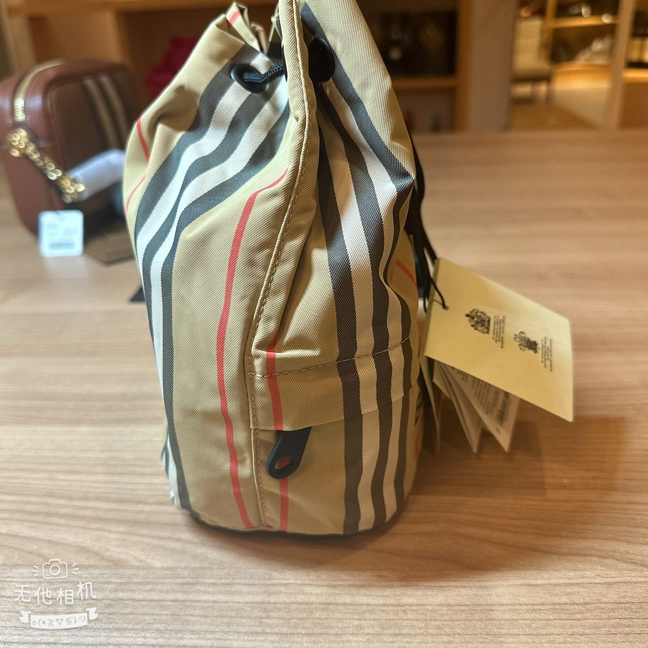 ✨人気✨BURBERRY LONDON 巾着 バッグ ポーチ ドローコード バーバリー アイコンストライプドローコードポーチ 巾着