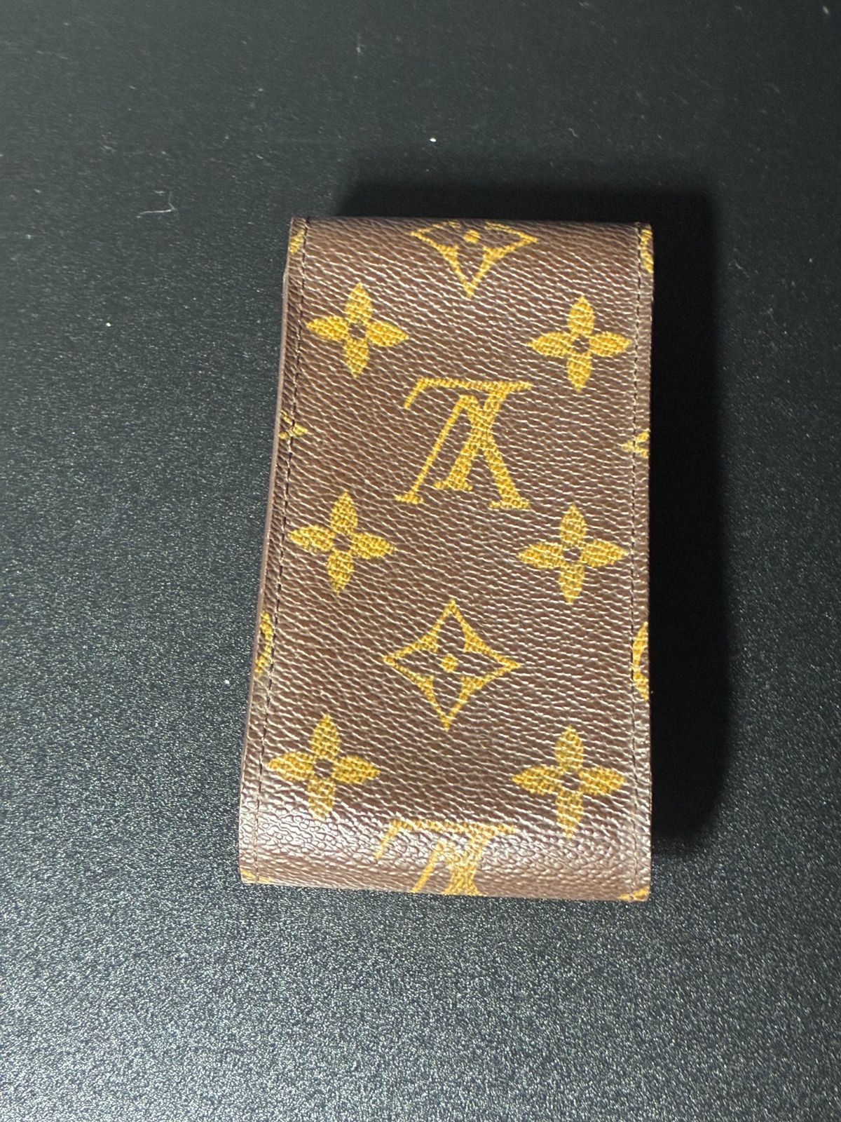 モノグラム B25092639