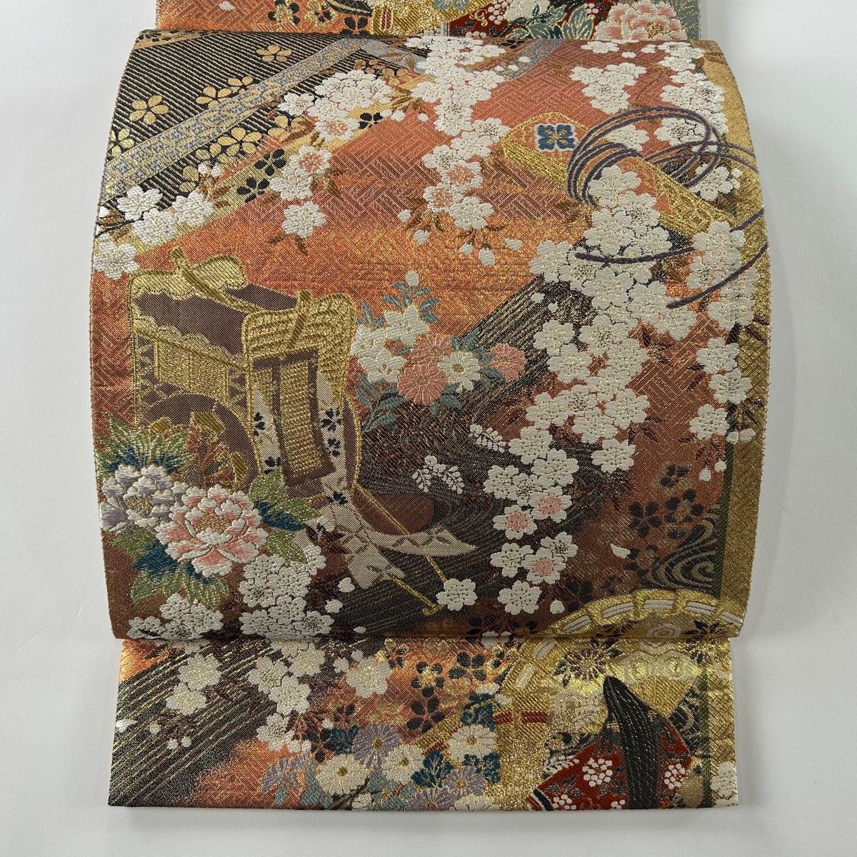 絹 袋帯☆御所車 枝垂れ桜 菊 流水 白 ベージュ 六通柄 さが美 流れに季節の花々 桜 菊 白 金 キラキラ 六通 正絹