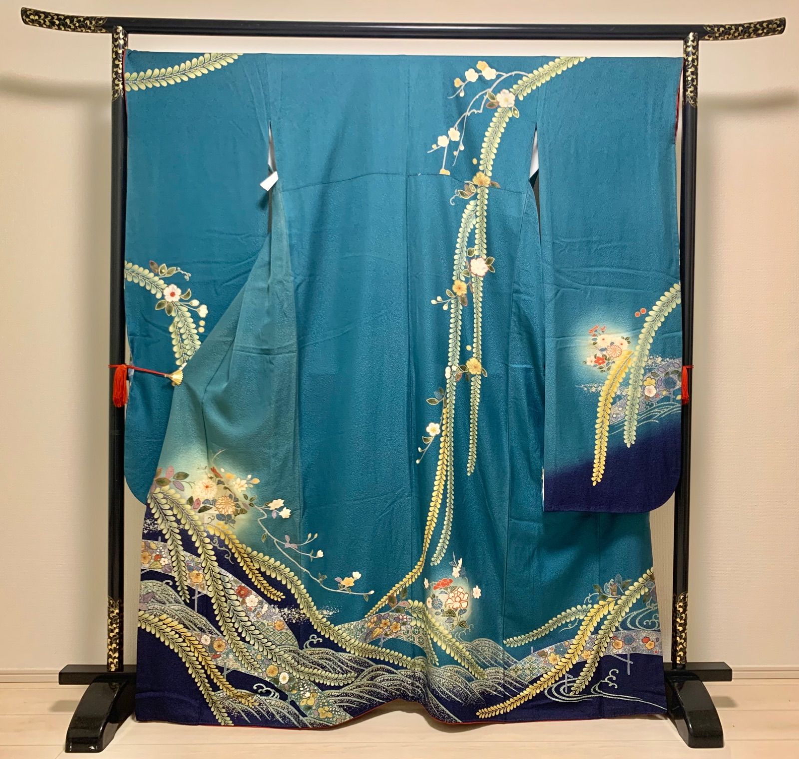 正絹振袖・仕立上り品】 訳あり大特価！ ⚠️振袖単品です - メルカリ 