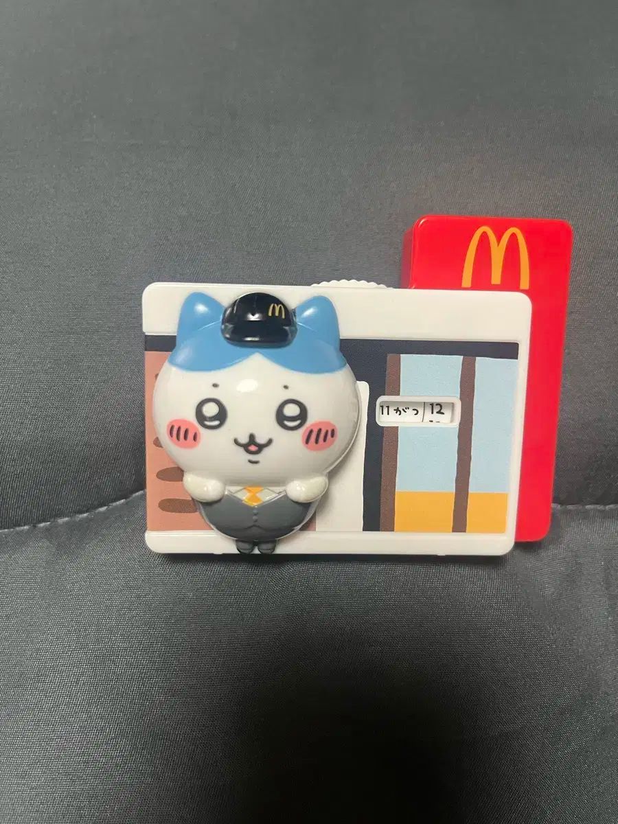 ちいかわ ハッピーセット ハチワレカレンダー - メルカリ