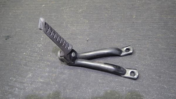 カワサキ ZXR400 ZXR400L タンデムステップ右 K84-84