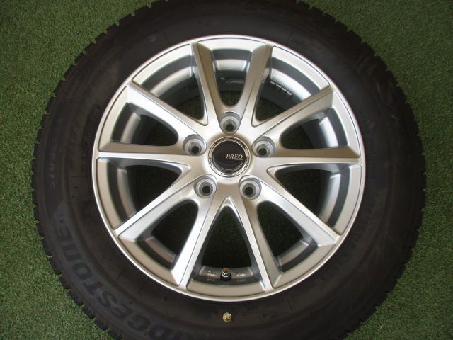 フリード スタッドレスタイヤ 185/65R15 4本セットアルミ付 24年製