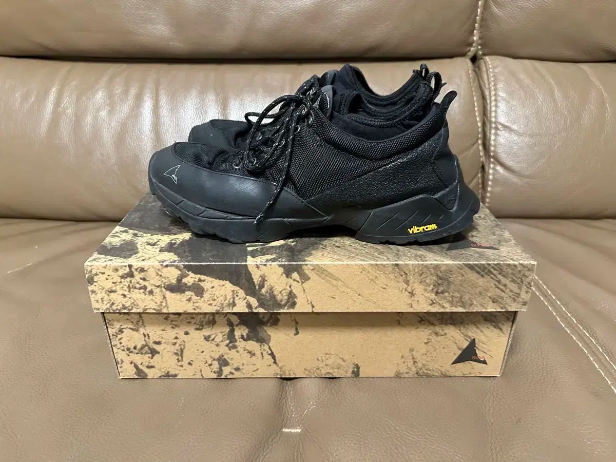 43 ROA ロア ハイキング ニール