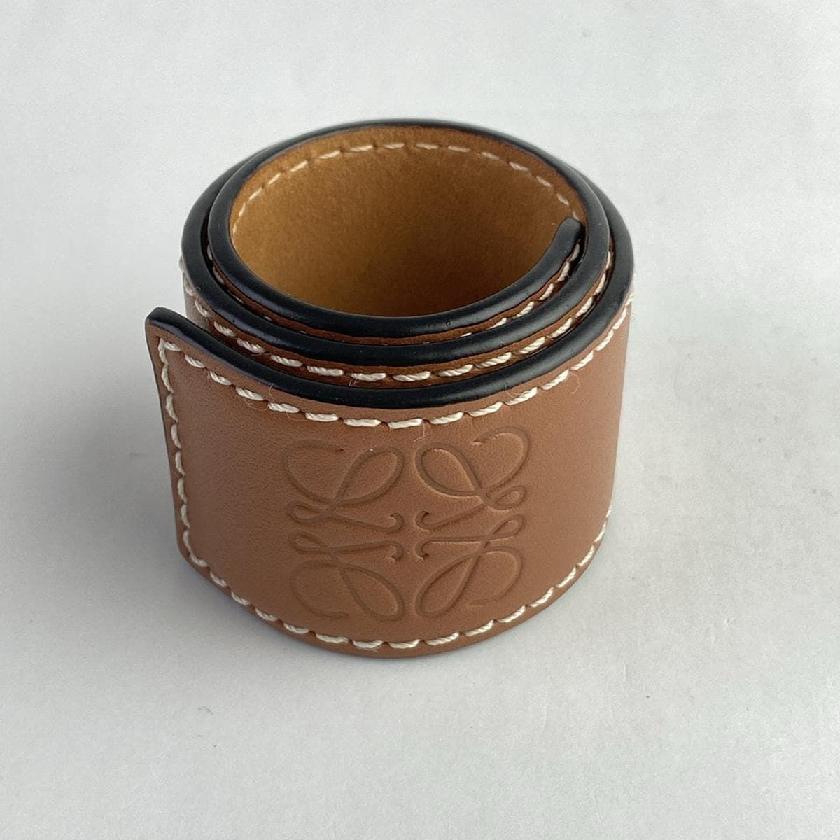 LOEWE(ロエベ) ブレスレット スラップブレスレットスモール レザー ブラウン - メルカリ