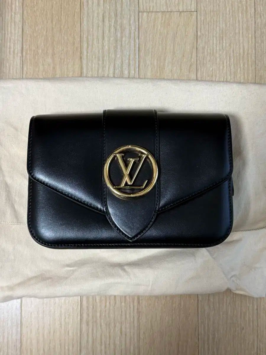 Louis Vuitton ルイヴィトン ポン ノイフ ショルダーバッグ M55948