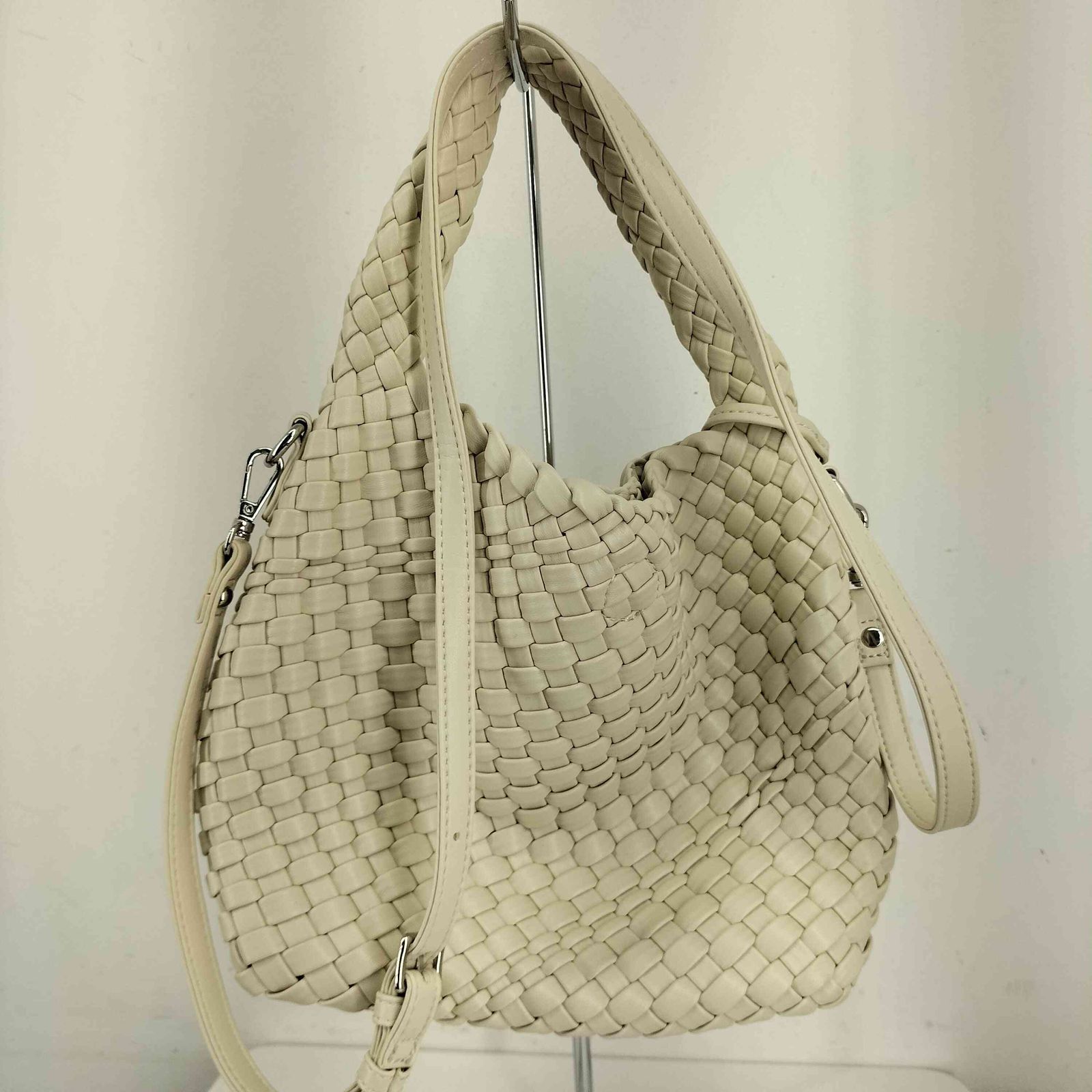 完売品‼️入手困難‼️極美品✨DIANA❤️ミニメッシュバッグ ホワイト 完売品‼️入手困難‼️極美品✨DIANA❤️ミニメッシュバッグ