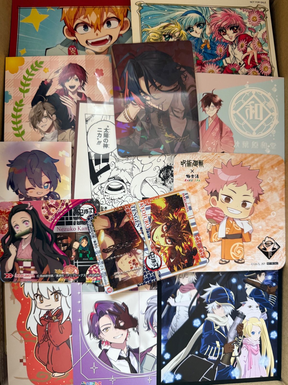 紙類　アニメ　ゲーム　まとめ売り　大量　コースター　ポストカード　カード 紙類 アニメ ゲーム まとめ売り 大量 コースター ポストカード