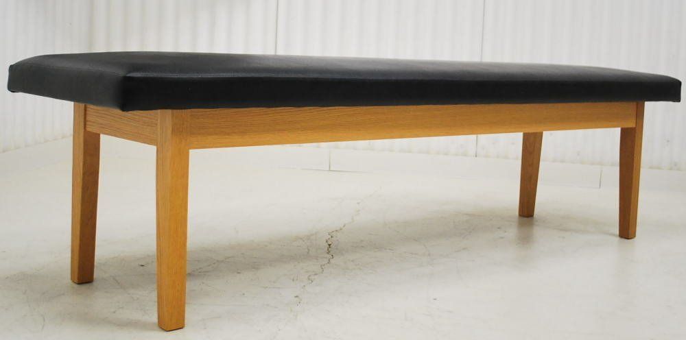 感のあるモダンインテリア オーク材