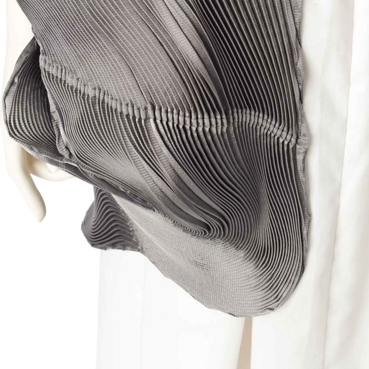 ISSEY MIYAKE - イッセイミヤケ 18年 トリアセテート スチーム