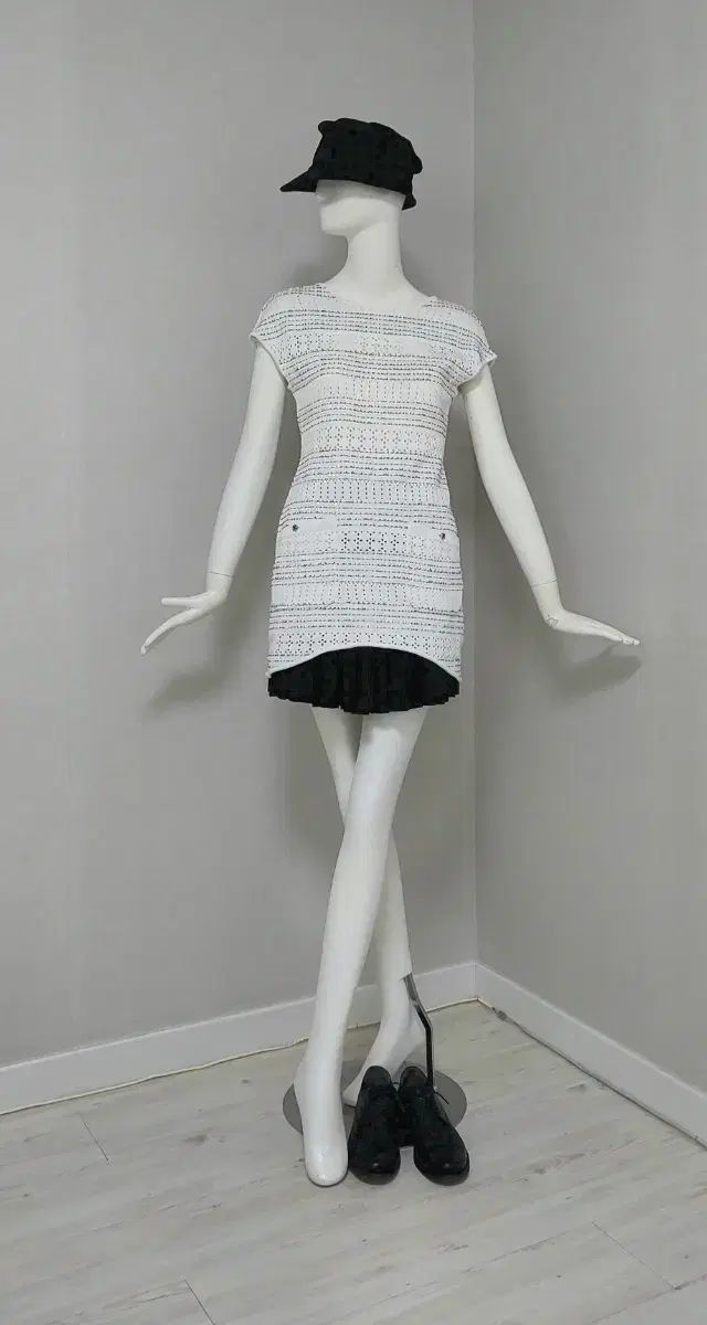 CHANEL(シャネル ) スパンコール ニット セットアップ 55 白 CHANEL(シャネル ) スパンコール ニット セットアップ 55 白