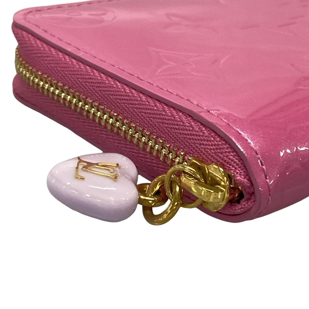 ネオンピンク レザー