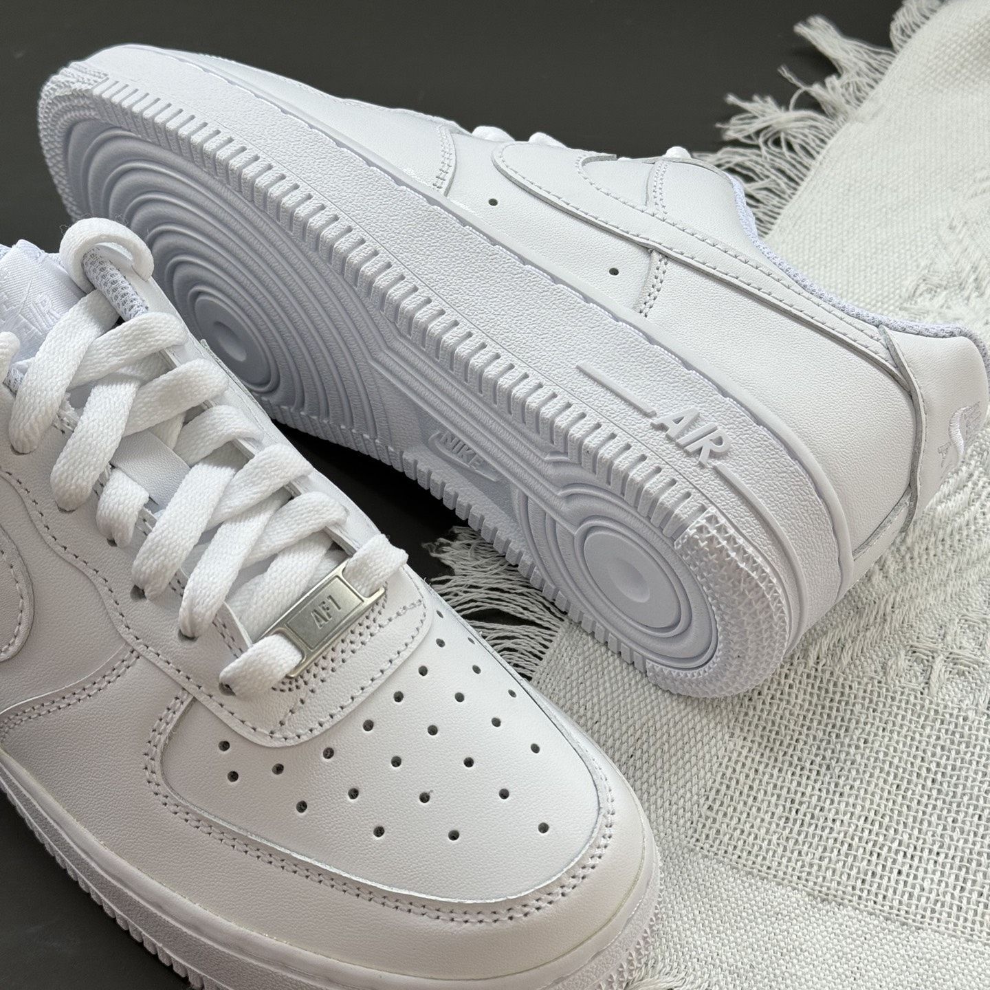 ナイキ 新品 NIKE Air Force 1 Low '07 White 男女兼用 ホワイト スニーカー