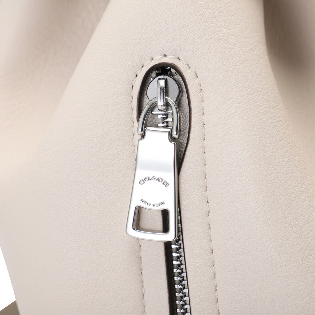 新品 コーチ COACH リュックサック ラージ バックパック チョーク 