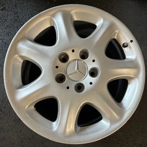 メルセデスベンツ 純正ホイール 4本セット 7.5J ハブボア66mm