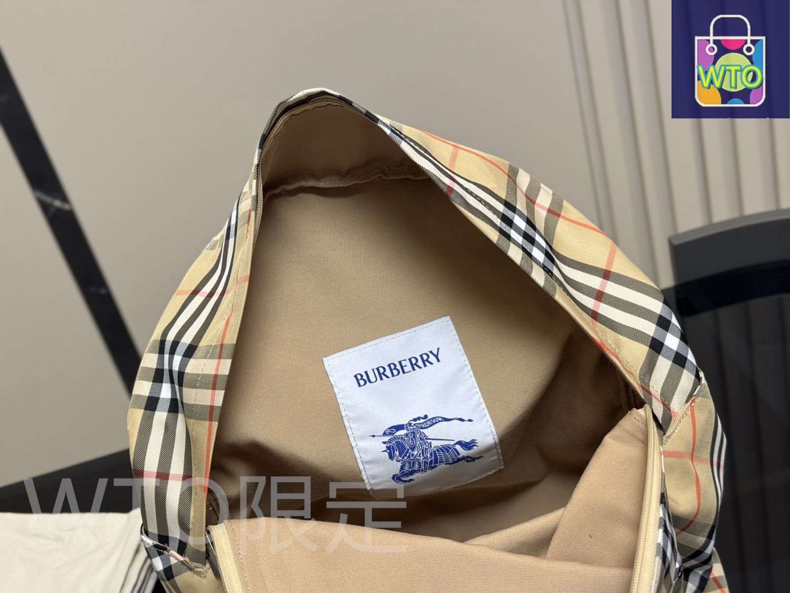 【正規店購入、ほぼ未使用】 Burberry リュック　布袋付き CA783E7D-8ADF-45AA-8399-