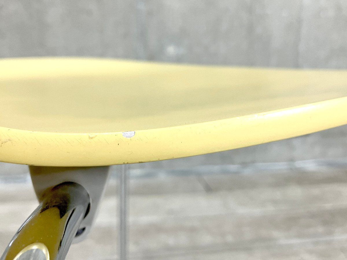 C Fritz Hansen フリッツハンセン アントチェア アリンコチェア ライトイエロー ラッカー 北欧 ヤコブセン MARWIL-DEMENAGEMENTS_CH