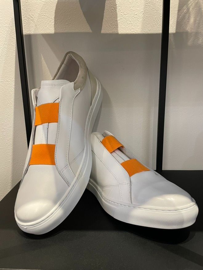 25AW新作 W6YZ 日本限定のグラフィックモデル ローカットスニーカー