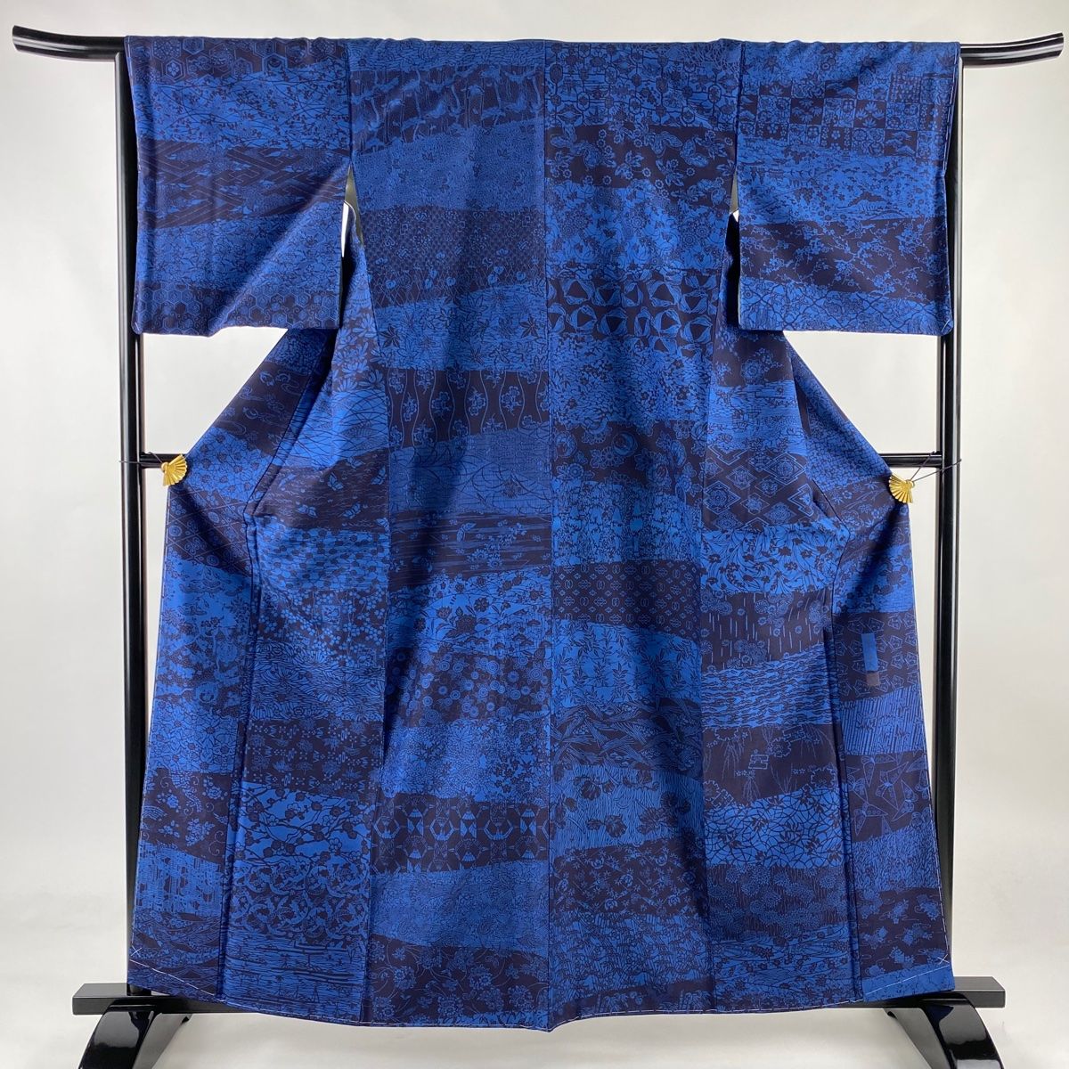 小紋 身丈161cm 裄丈66cm M 袷 紬地 落款 松竹梅 花唐草 紺色 正絹 名品