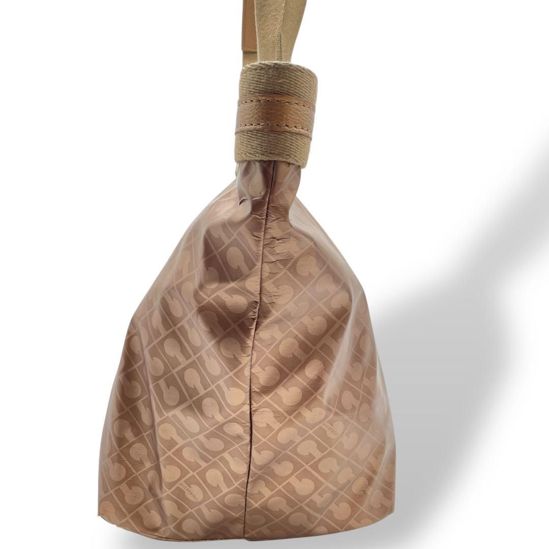 ✨極美品✨ゲラルディーニ GHERARDINI トートバッグ ソフティ ゴールド ✨極美品✨ゲラルディーニ GHERARDINI トートバッグ ソフティ