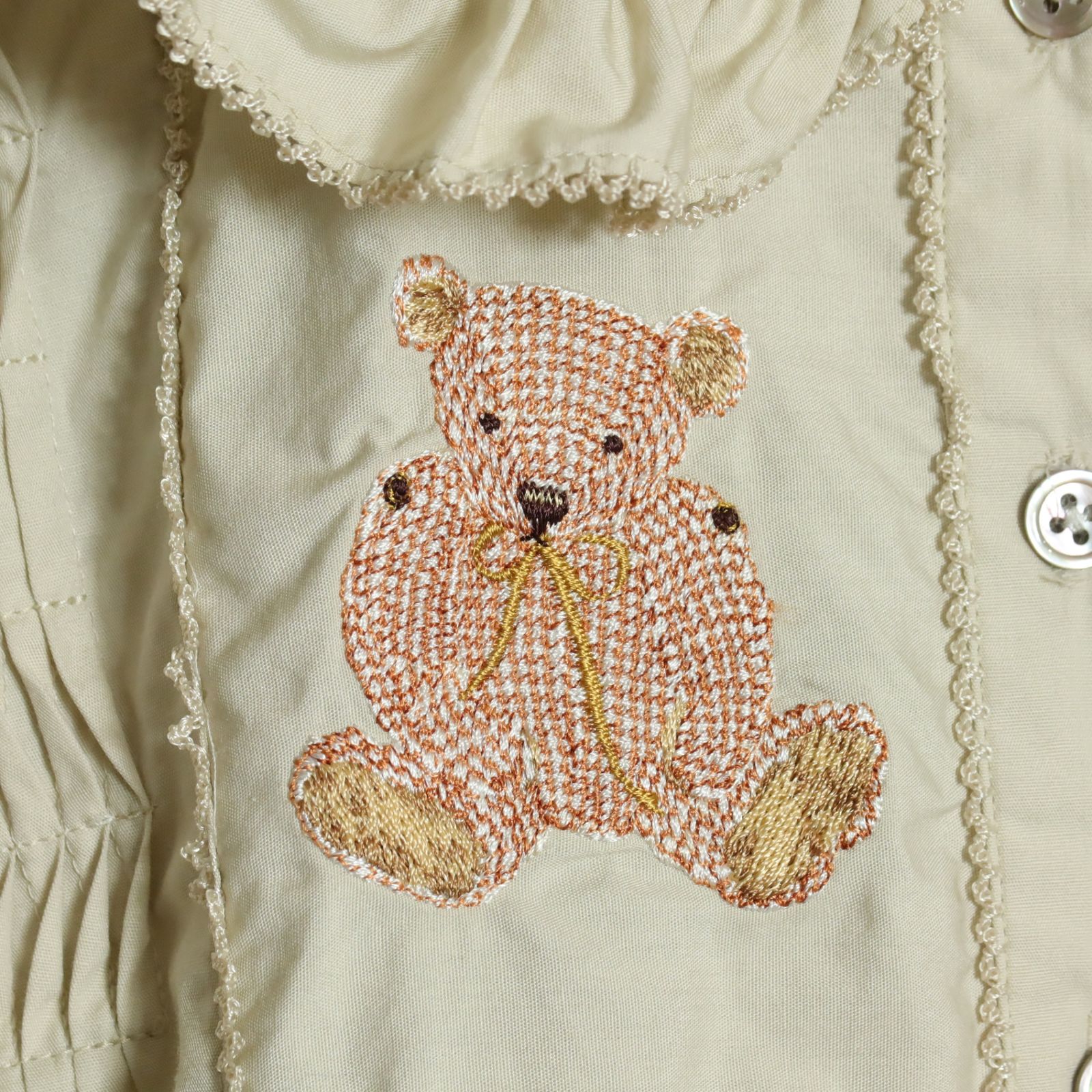 ワンダフルワールド カネコイサオ☆テディ刺繍のふんわりブラウス  