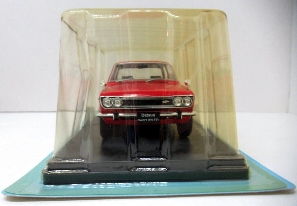 アシェット 1/24 国産名車コレクション ニッサン ブルーバード